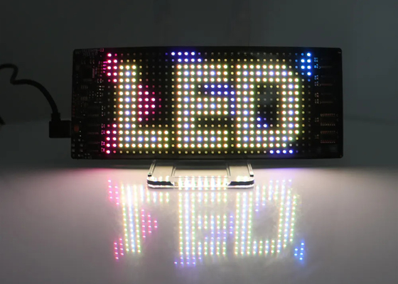Wykonane w trybie niestandardowym LED Animacja znaki dla samochodu ciężarówki 5VDC USB / 2A przewijanie tekstu 120x595mm ekran